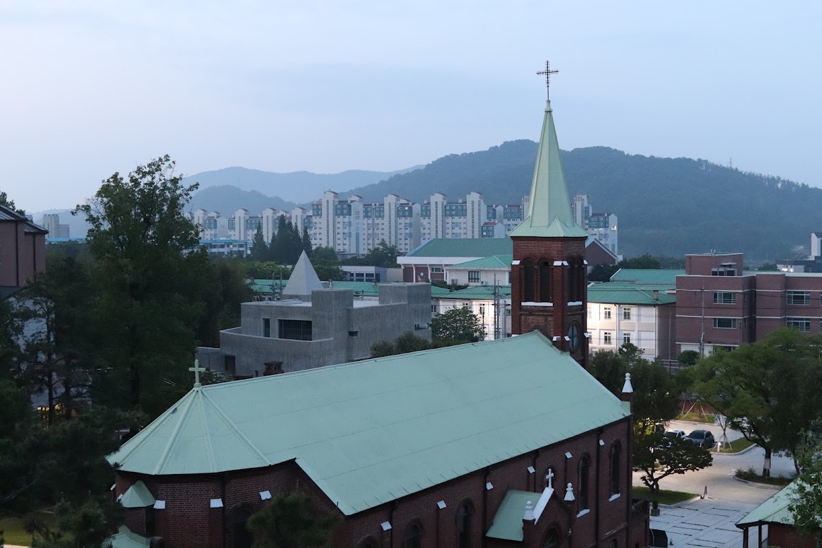 Gasil Catholic Church at dusk